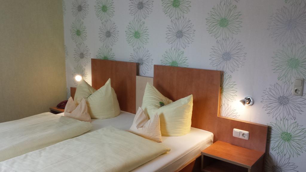 Hotel Krone Ruedesheim روديسهايم ام رين المظهر الخارجي الصورة