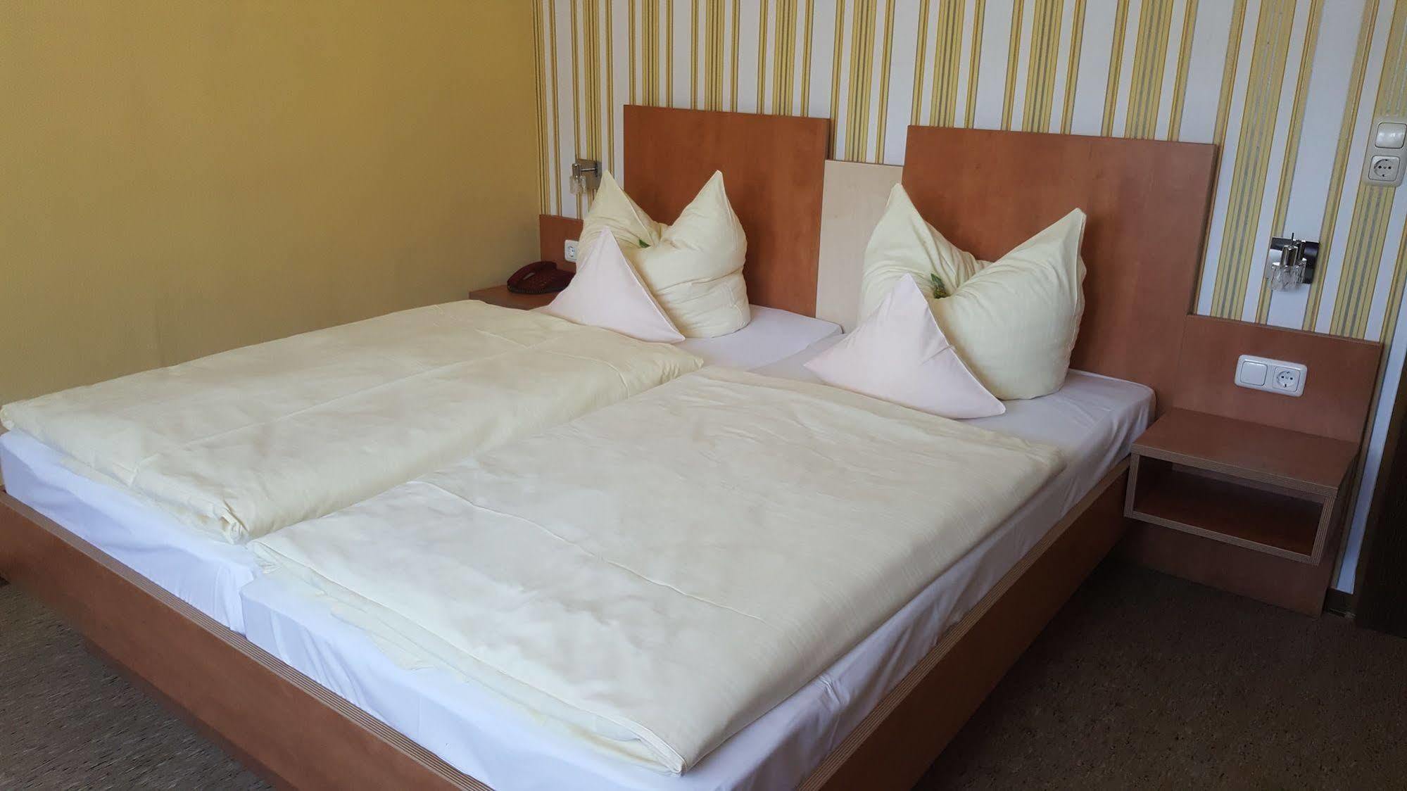 Hotel Krone Ruedesheim روديسهايم ام رين المظهر الخارجي الصورة